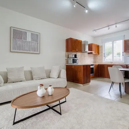 Eden Heights E302 * Klorakas