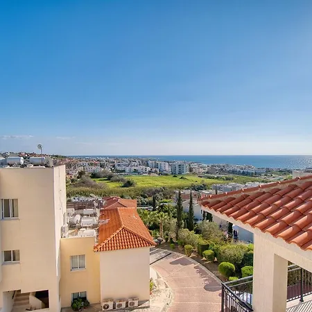 Eden Heights E302 Апартаменты Хлоракас