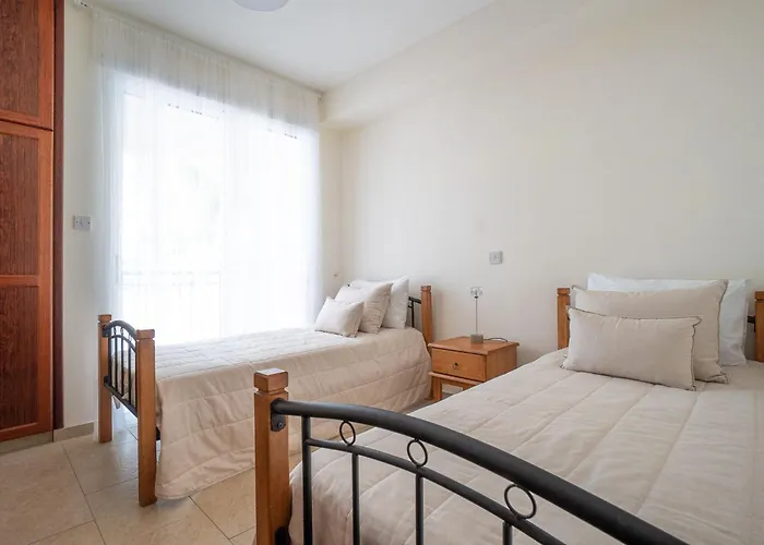 Eden Heights E302 Klorakas